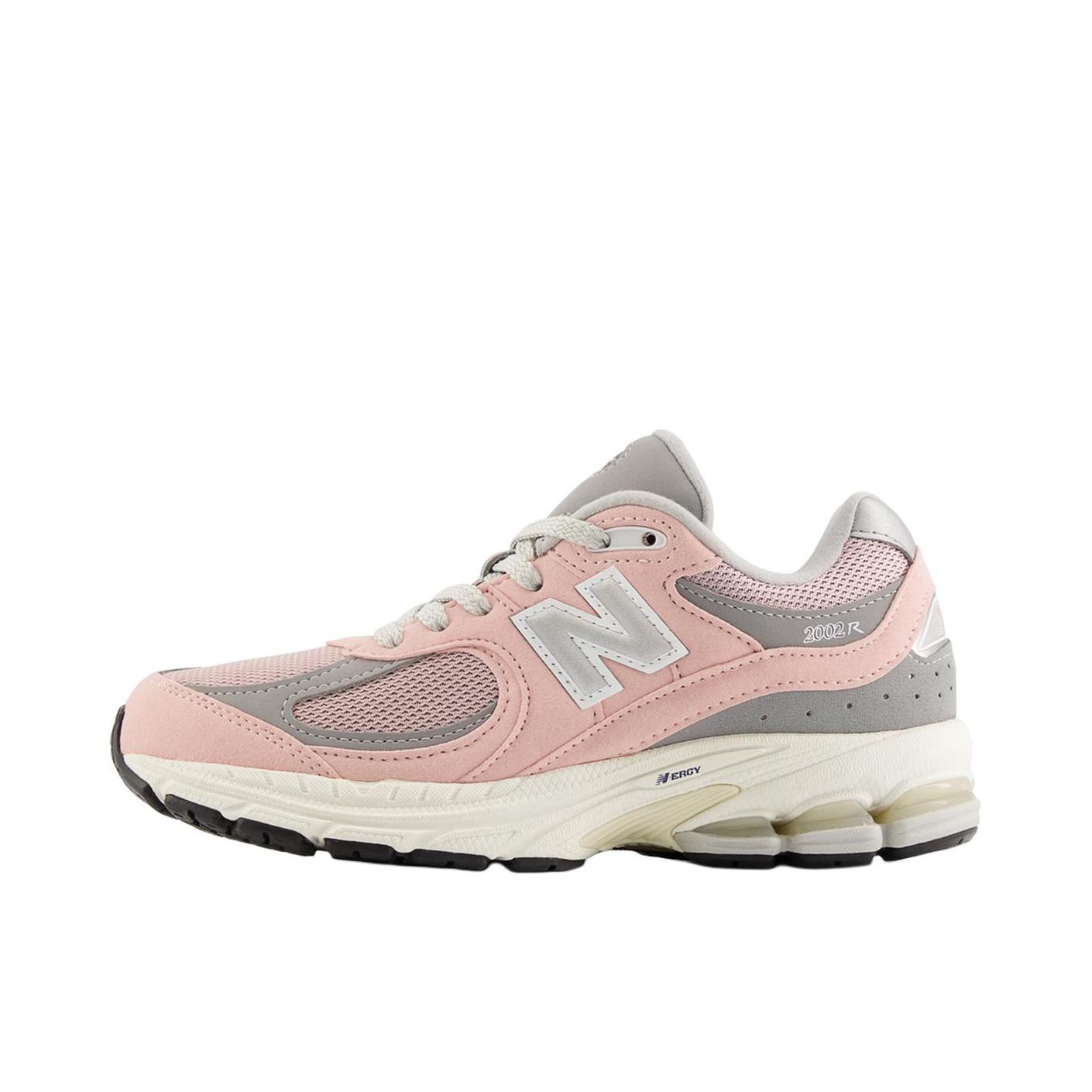 推荐商品：New Balance 2002R 跑鞋 缓震防滑耐磨透气复古拼接防水气垫慢跑支撑 M宽/大童/粉色