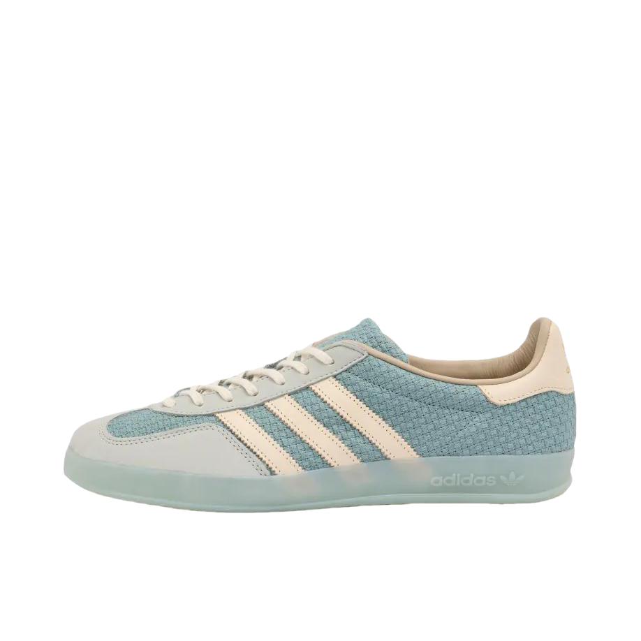 推荐商品：adidas Originals Gazelle Indoor T头鞋 德训鞋 板鞋 舒适缓震防滑耐磨绒面革复古 浅蓝色 