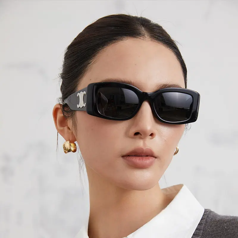 推荐商品：CELINE 乙酰基长方形镜腿标识醋酸纤维镜腿雕刻太阳镜 CL40282U