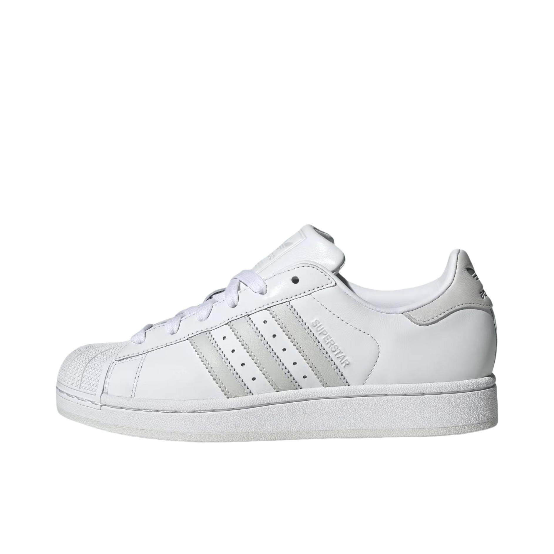推荐商品：【宋雨琦同款】 adidas Originals Superstar 板鞋 轻便贝壳头薄底舒适百搭耐磨复古 女款/纯白色/浅灰色