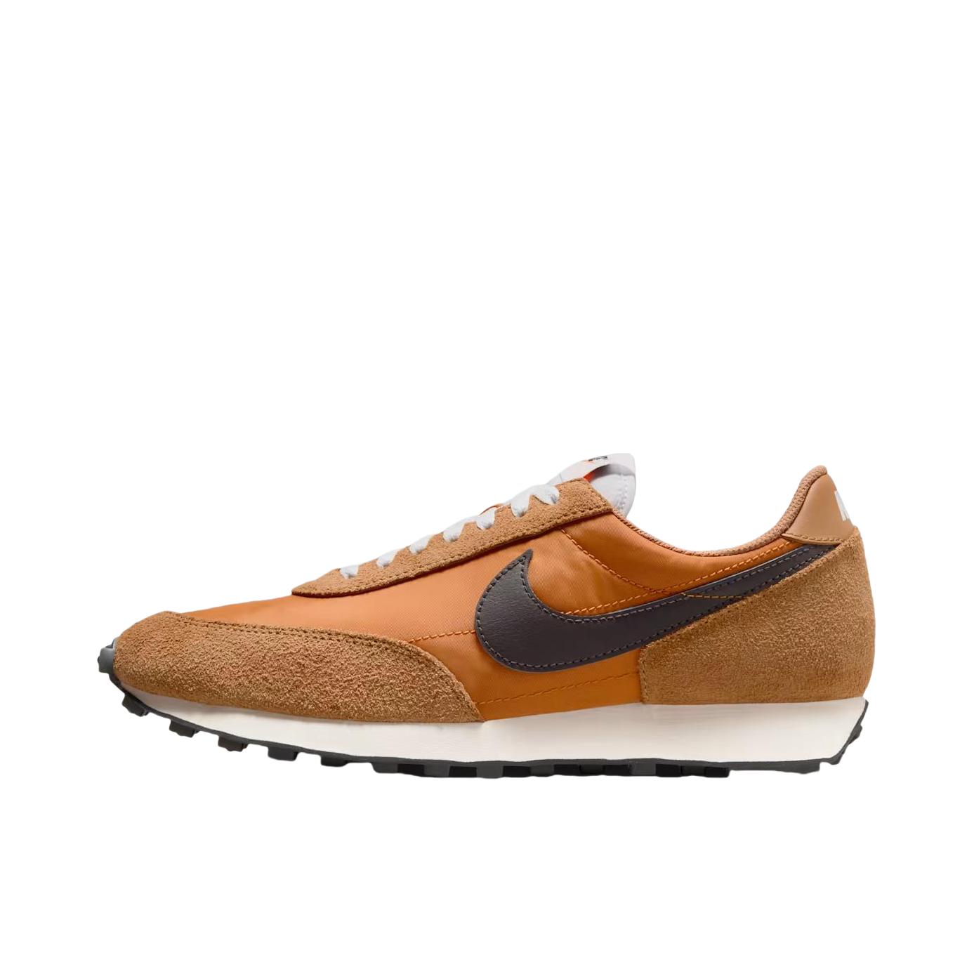 推荐商品：Nike Daybreak 解构 跑鞋 华夫鞋 复古耐磨舒适休闲轻便透气织物运动合成革减震防滑低帮 棕色 