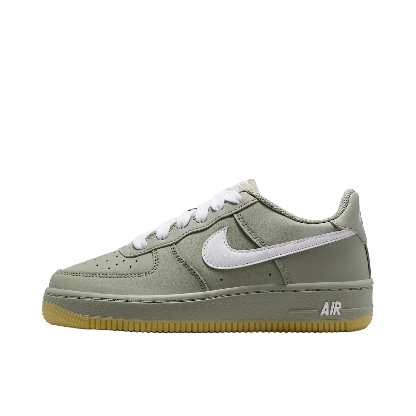 推荐商品：Nike Air Force 1 空军一号 板鞋 轻便舒适百搭耐磨防滑复古 大童/绿色/白色