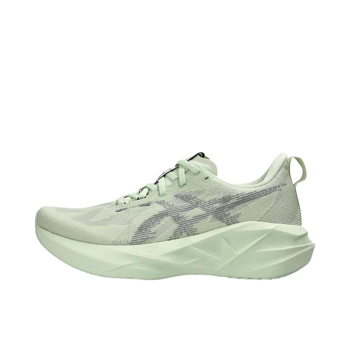 推荐商品：Asics/亚瑟士 Novablast 5 跑鞋 圆头舒适百搭防滑耐磨缓震橡胶贴合短跑轻量回弹支撑 浅绿色