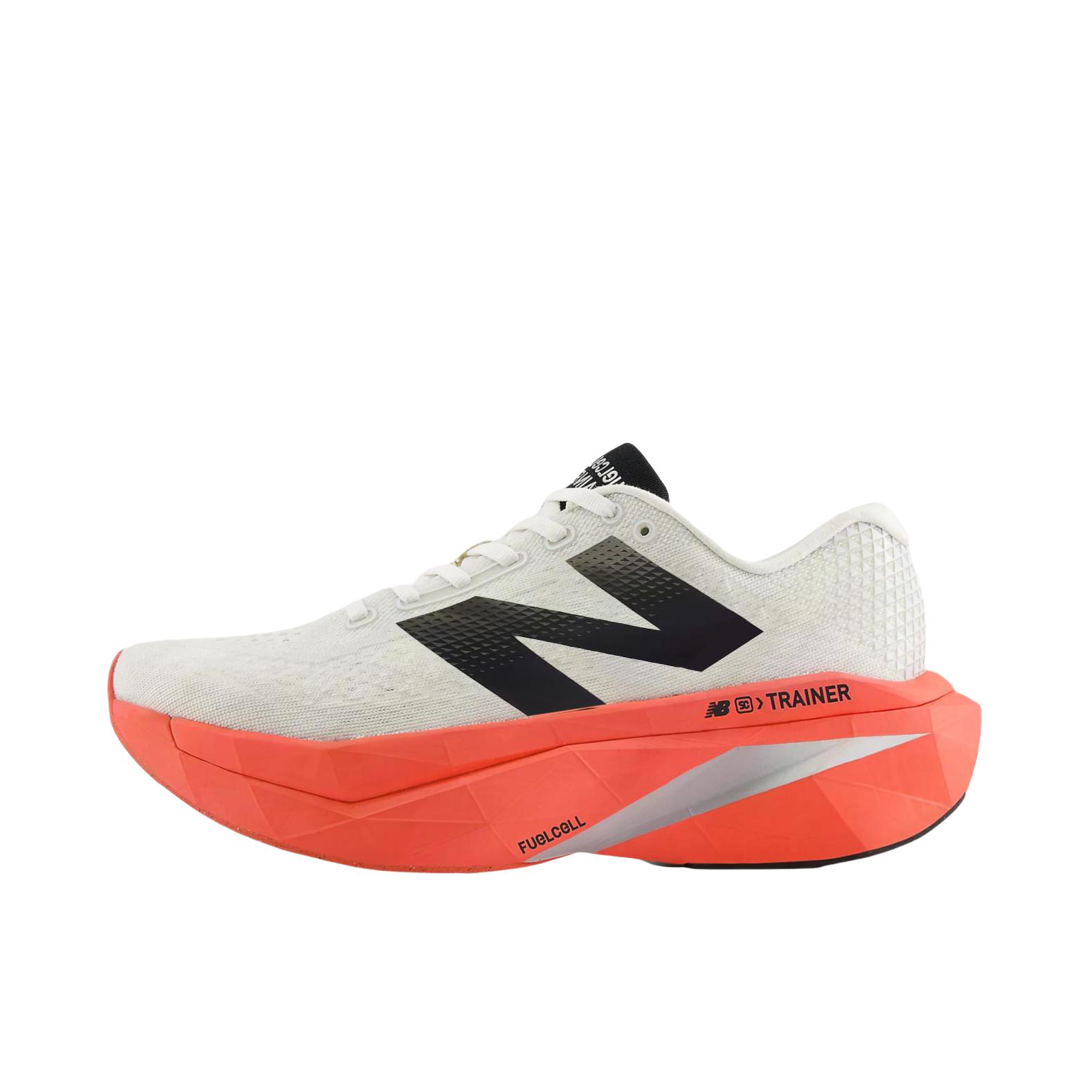 推荐商品：New Balance FuelCell SuperComp Trainer v3 跑鞋 轻量碳板系带防滑耐磨缓震复古公路短跑 D宽/米色/红色