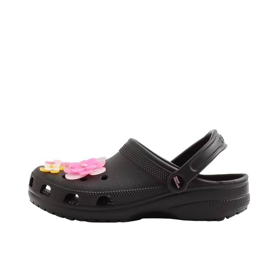 推荐商品：Crocs/卡骆驰 Classic Clog 经典克骆格 防滑耐磨 包头百搭 休闲舒适 外穿圆头 运动沙滩 户外 洞洞鞋 凉鞋 MARDI MERCREDI联名/黑色