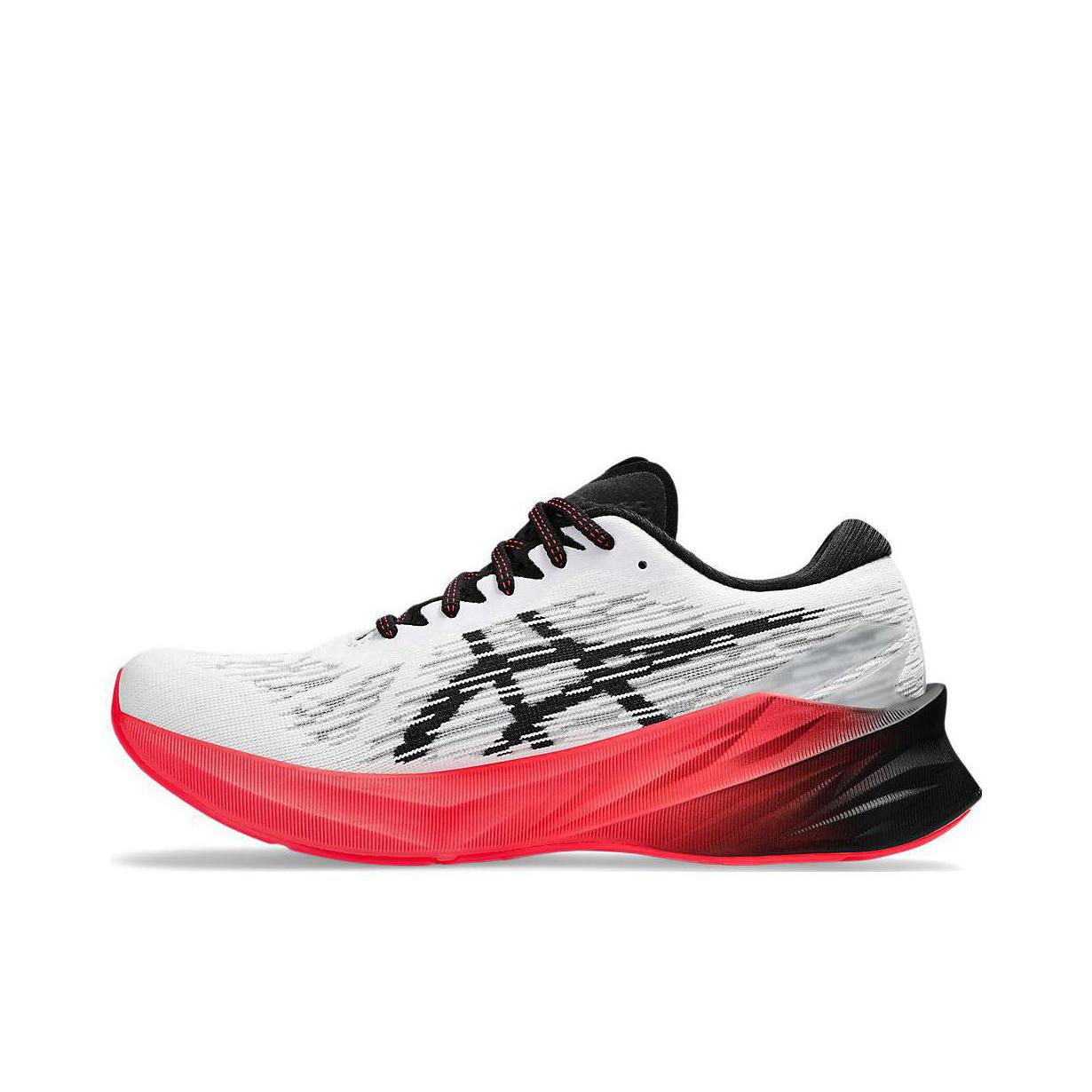 推荐商品：Asics/亚瑟士 Novablast 3 跑鞋 回弹缓震防滑支撑马拉松合成革织物网布透气碳板圆头 男款/黑色/白色