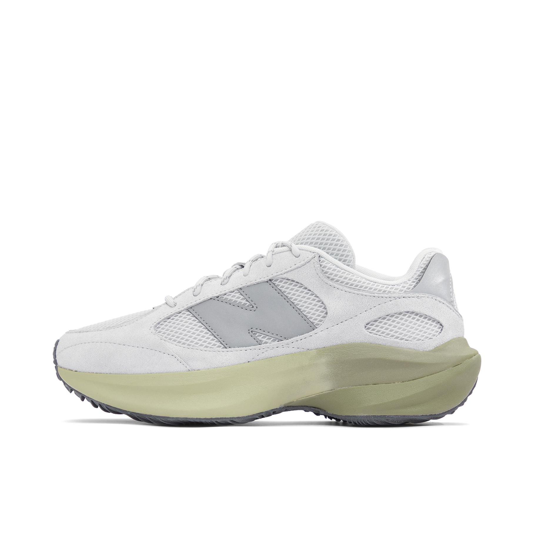 推荐商品：New Balance Warped Runner 老爹鞋 增高包裹支撑轻量化网布缓震跑者美学圆头 D宽/米白色