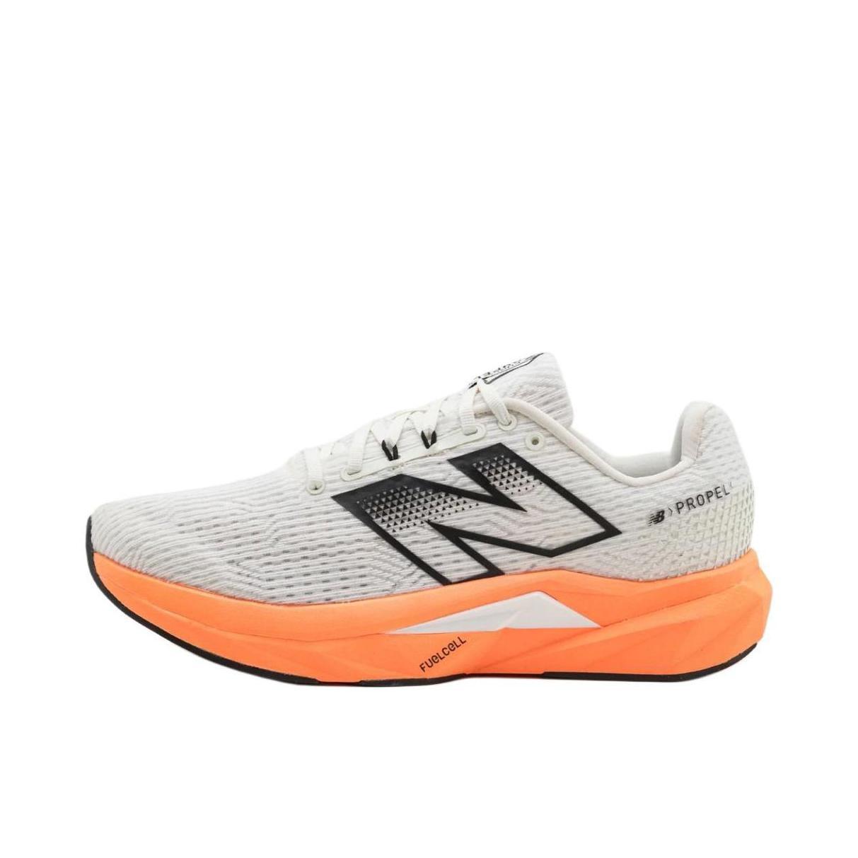 推荐商品：New Balance FuelCell Propel v5 跑鞋 防滑耐磨缓震回弹舒适轻便低帮百搭支撑 白色/橙色  