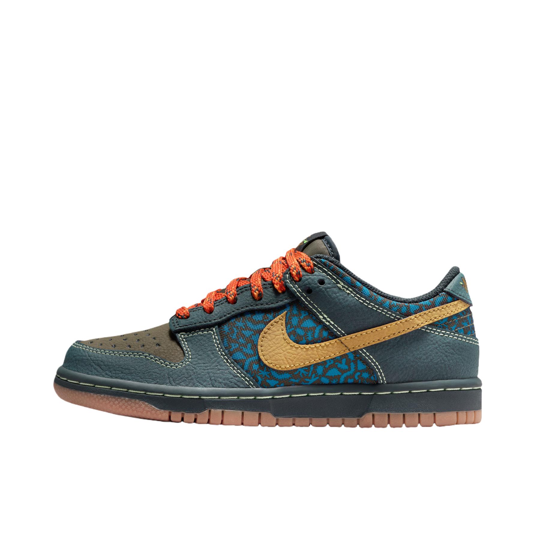 推荐商品：Nike Dunk 板鞋 经典复古百搭 大童/海藻绿/黄褐色/卡其绿/深渊绿/篝火橙/橡皮中褐