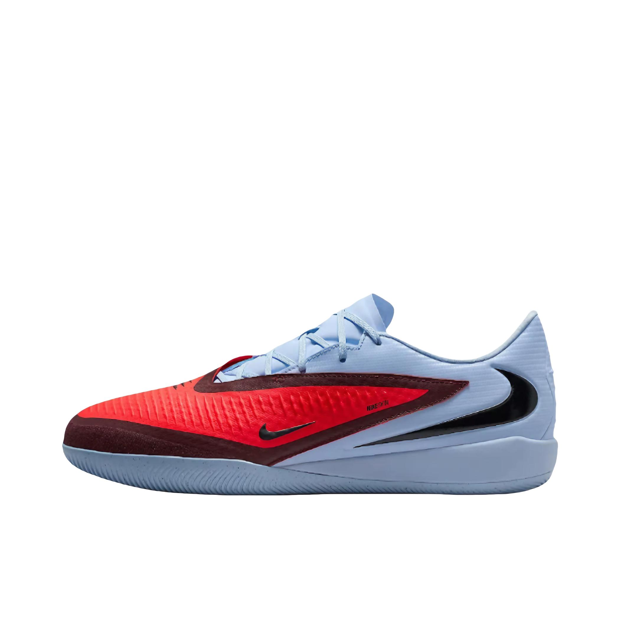 推荐商品：Nike Phantom 6 Academy IC 足球鞋 中端平底百搭圆头平跟低帮支撑冬季 蓝色/红色