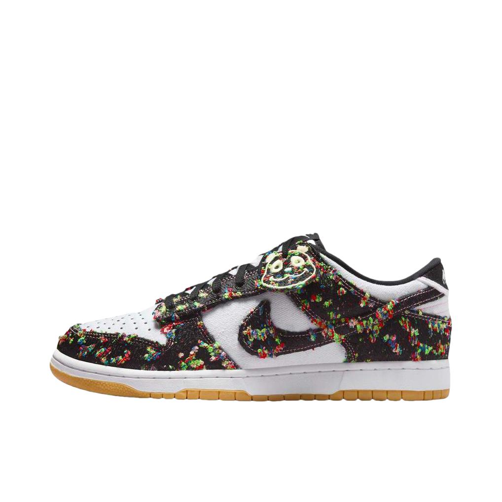推荐商品：Nike Dunk 板鞋 经典复古百搭 雪白色/黑色
