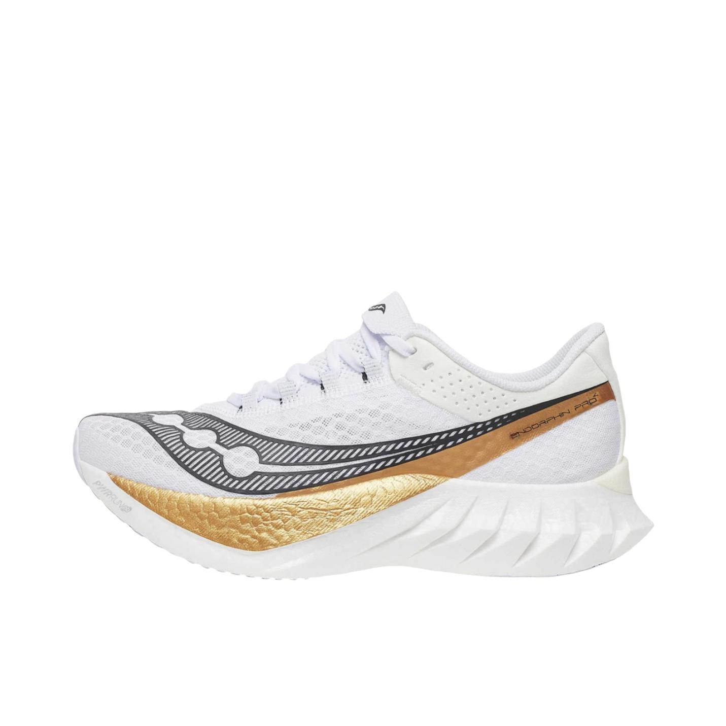 推荐商品：Saucony/索康尼 EndorphinPro 啡鹏4 碳板全掌 回弹 缓震 支撑 防滑耐磨 时尚复古 跑鞋 白色/金色