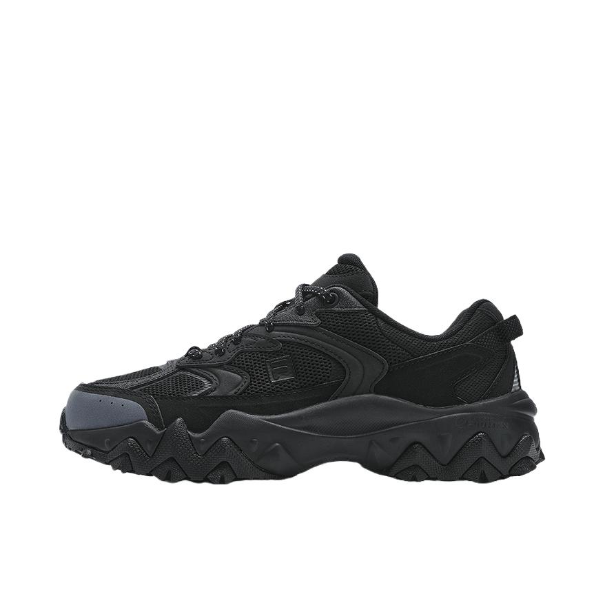 推荐商品：FILA/斐乐 Oakmont 欧客漫 防滑耐磨 减震透气 潮流复古 运动休闲 增高 织物合成革 老爹鞋 女款/黑色