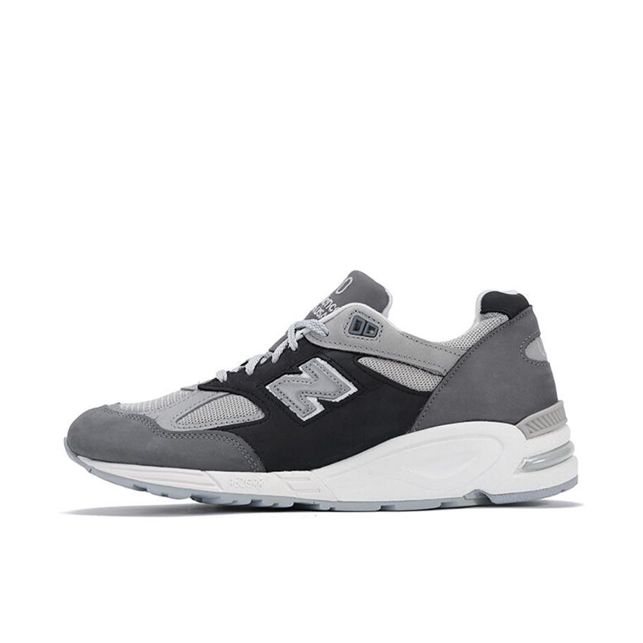 推荐商品：New Balance 990 V2 跑鞋 人造革防滑耐磨抗冲击织物网布透气减震复古包裹性 Grey V2/灰黑色