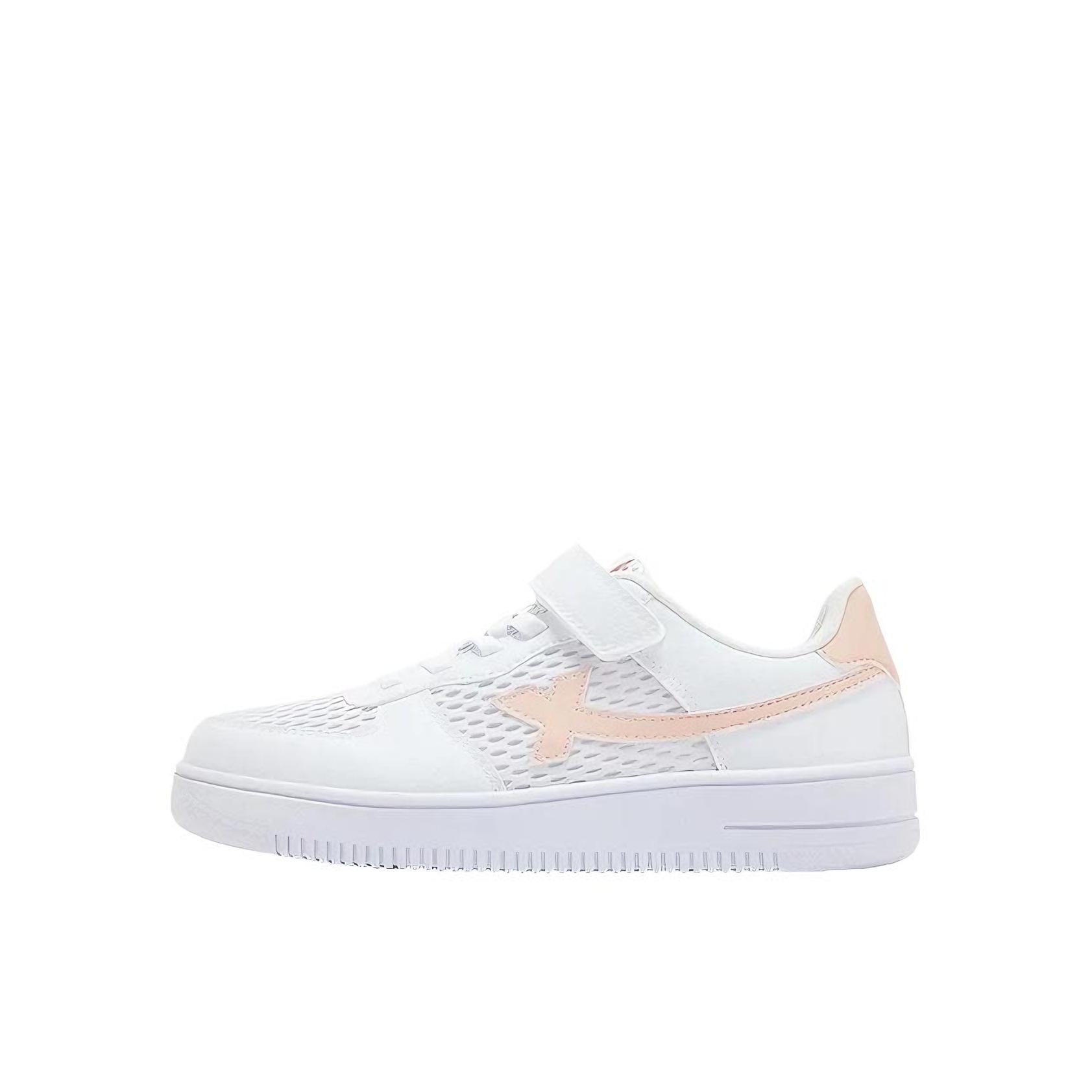 推荐商品：特步 滑板鞋 运动鞋儿童 减震防滑耐磨不闷脚拼接 679216319135 网面/大童/新白色/冰晶粉