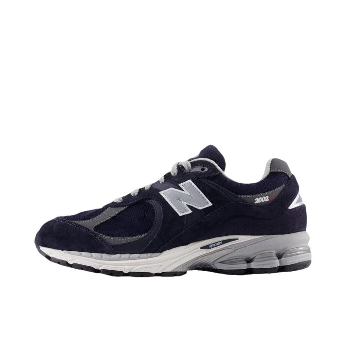 推荐商品：New Balance 2002R 跑鞋 缓震防滑耐磨透气复古拼接防水气垫慢跑支撑 D宽/藏青色