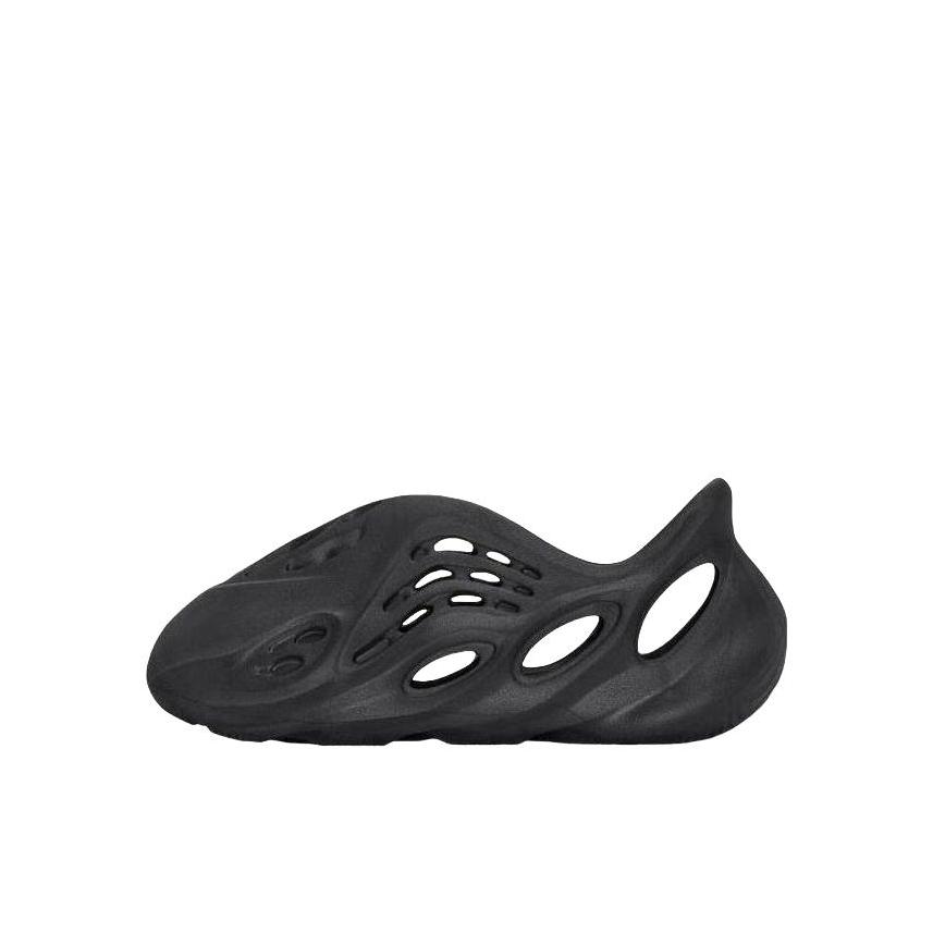 推荐商品：adidas Yeezy Foam Runner 防滑耐磨 运动潮流 舒适百搭 防踢 洞洞鞋 凉鞋儿童 小童/黑色