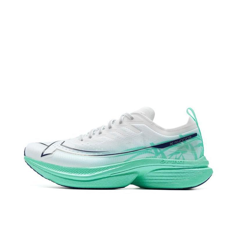 特步 一体成型3代 防滑耐磨 缓震支撑 网面轻便 体考 跑鞋 势如破竹/白色/极光绿/石青蓝