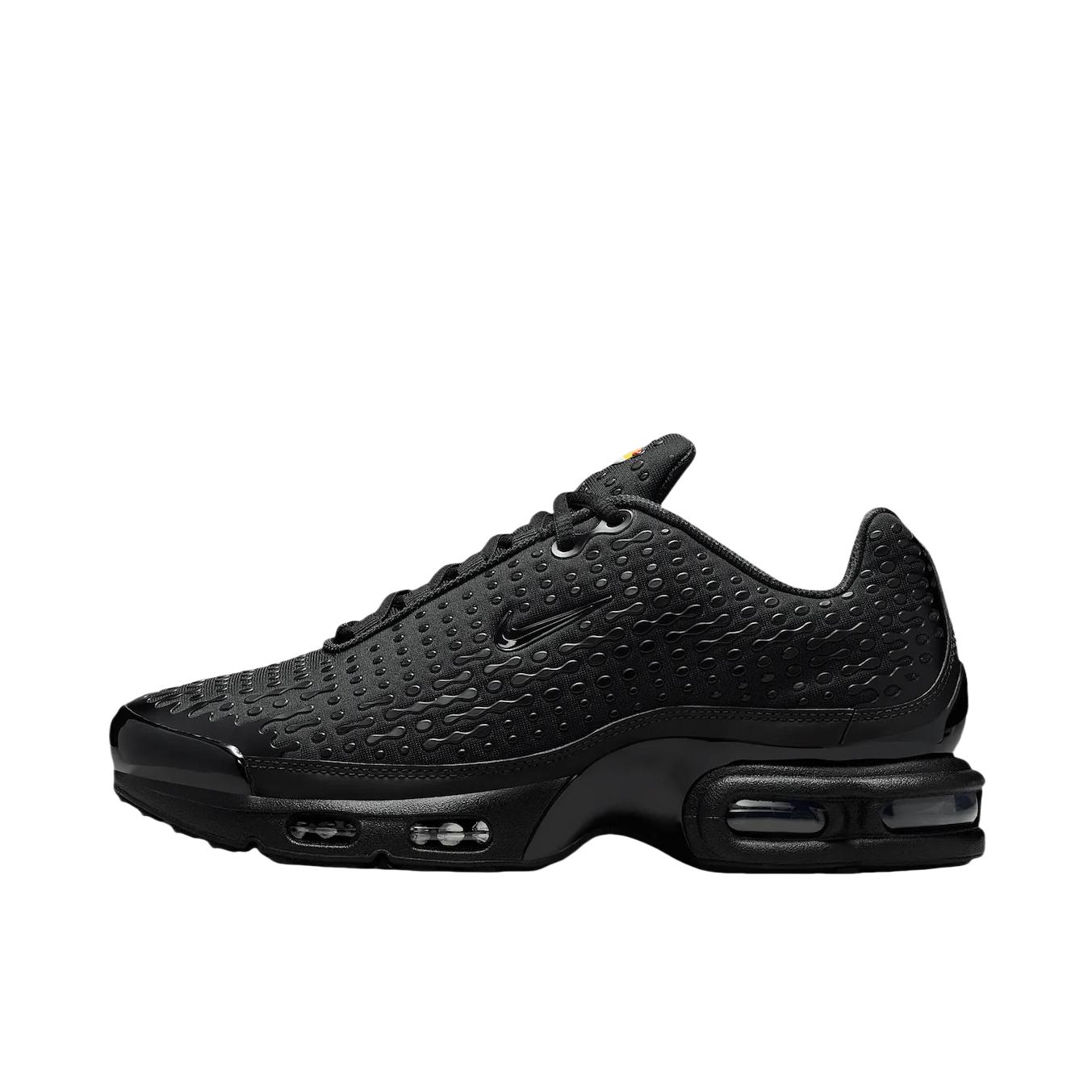 推荐商品：Nike Air Max Plus 7 跑鞋 厚底圆头舒适 纯黑色