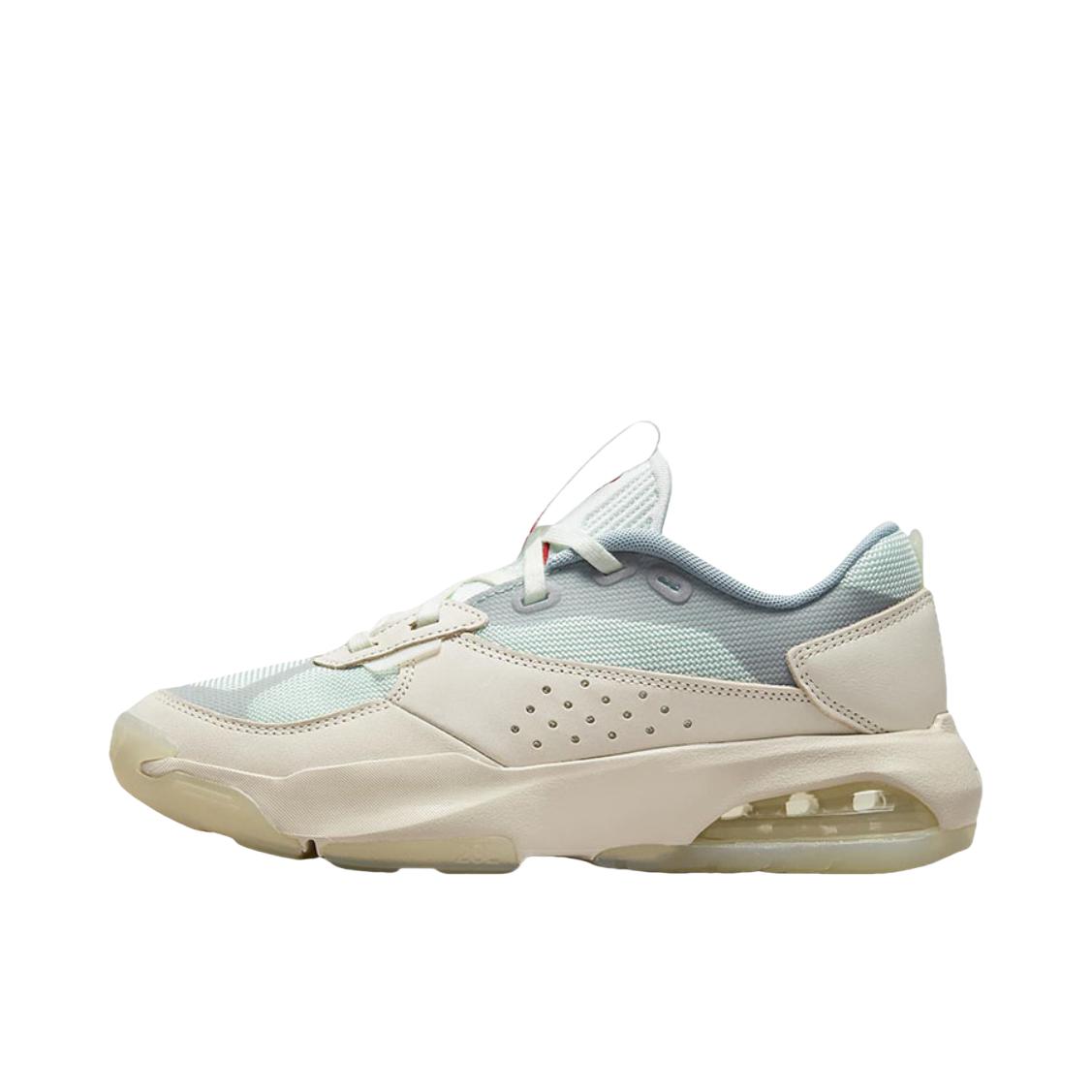 推荐商品：Jordan Air 200E 跑鞋 防滑耐磨减震透气织物运动轻便 女款/米色/蓝色