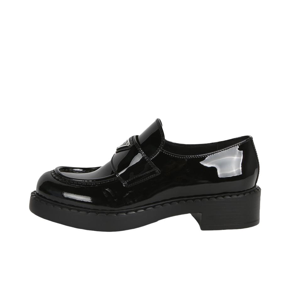 推荐商品：Prada Monolith 休闲舒适 时尚简约 圆头 亮面 潮流百搭 皮革 乐福鞋 2DE127-055-F0002 黑