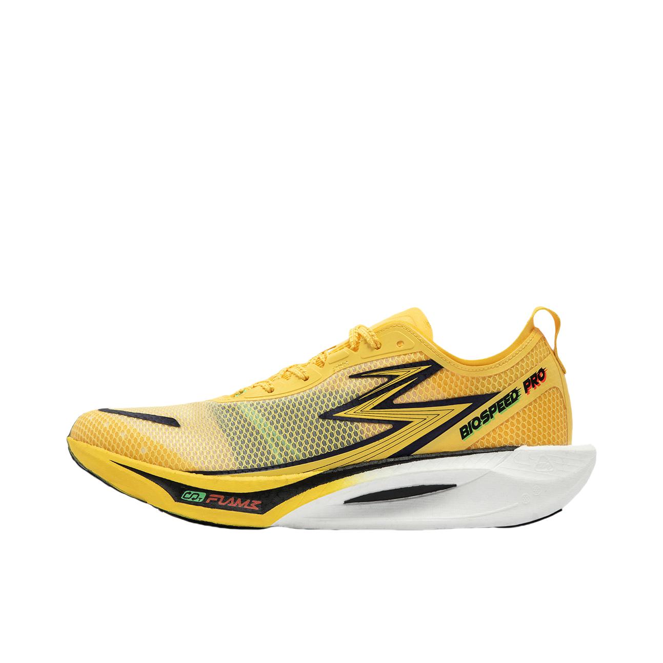 推荐商品：361度 飚速3.5 Pro 跑鞋 竞速透气减震中考马拉松训练体测回弹缓震网面防滑短跑长跑轻便 电光石火