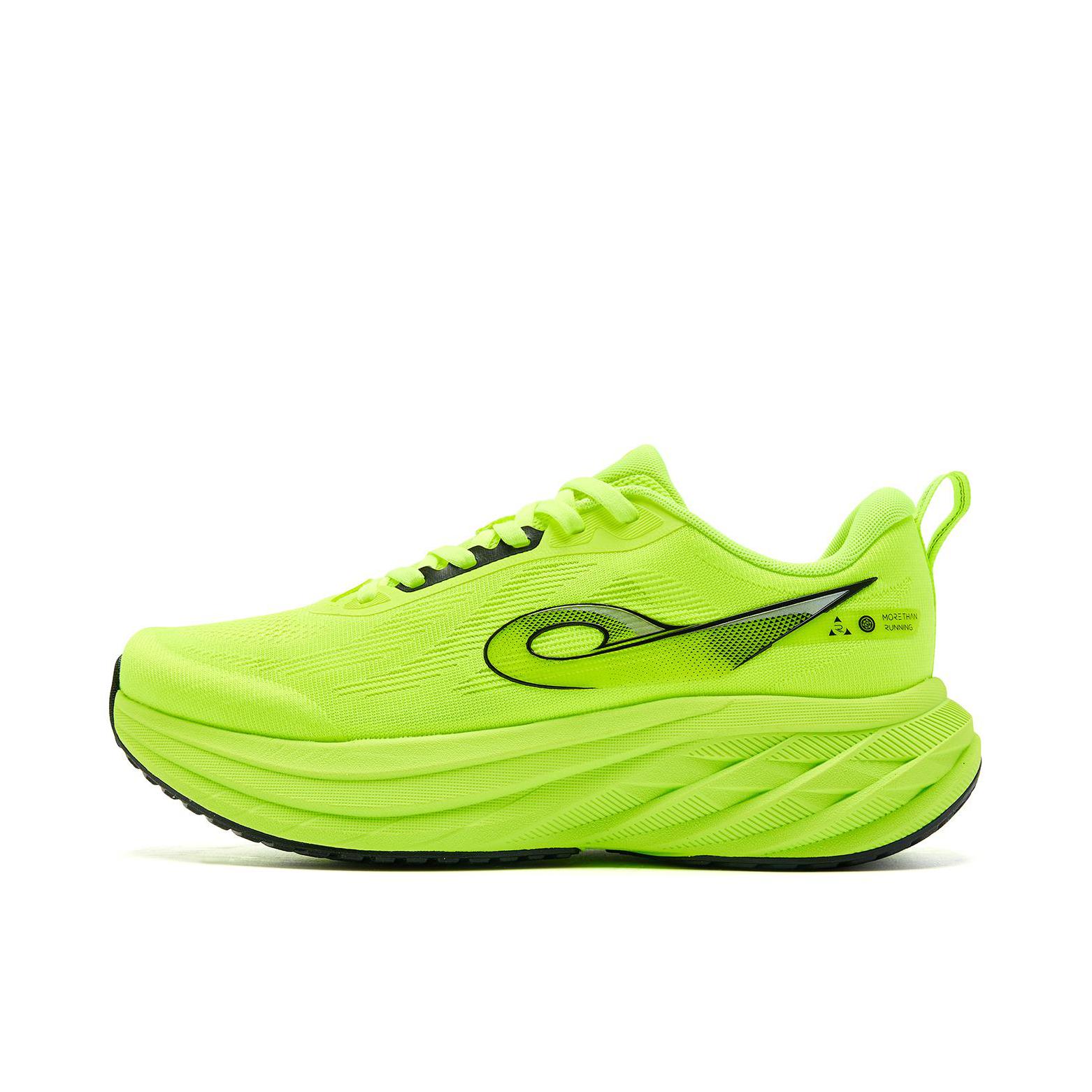 推荐商品：乔丹体育 DS2 跑鞋 超轻聚软科技高回弹减震慢跑轻便网面软底防滑体测增高长跑竞速稳定防风轻质秋冬厚网训练 萤黄色/黑色