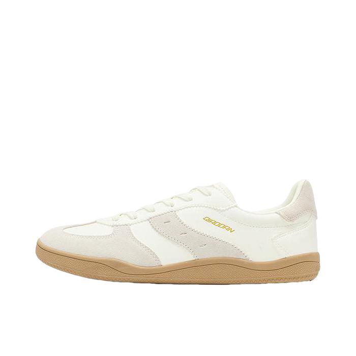 推荐商品：乔丹体育 德训鞋 薄底鞋 T头鞋 板鞋 复古轻量透气 象牙白/尘土卡其