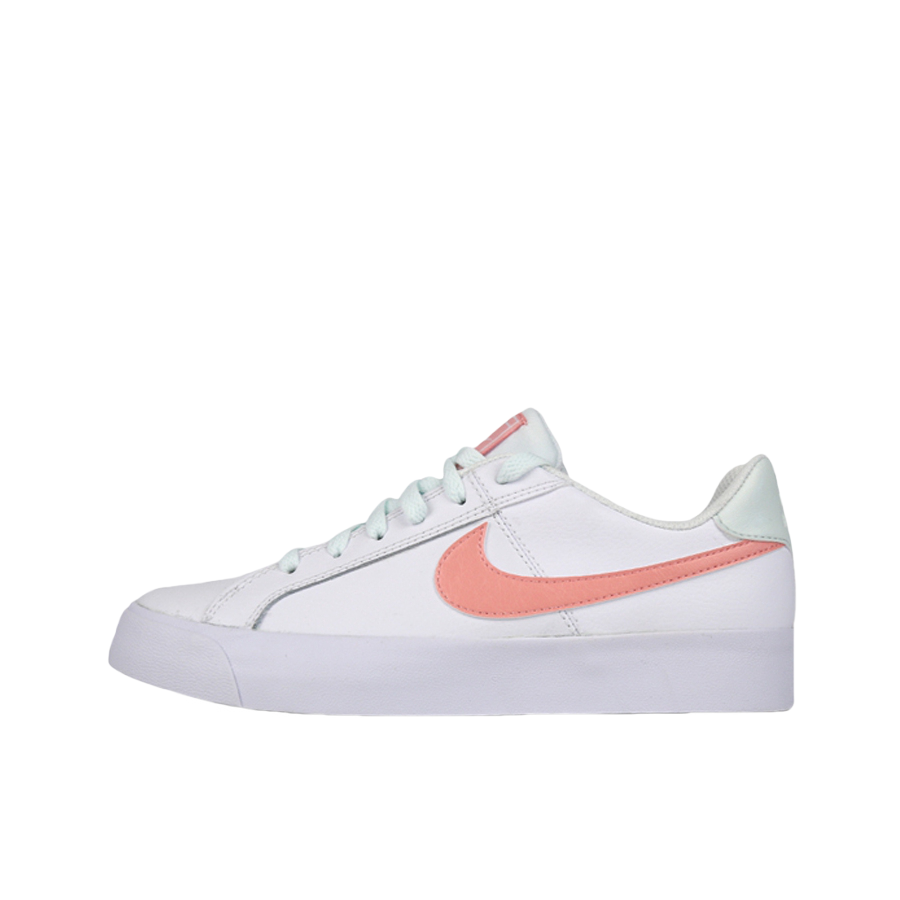 推荐商品：Nike Court Royale 板鞋 轻便防滑耐磨复古透气运动休闲低帮 White/Pink 白色/粉色