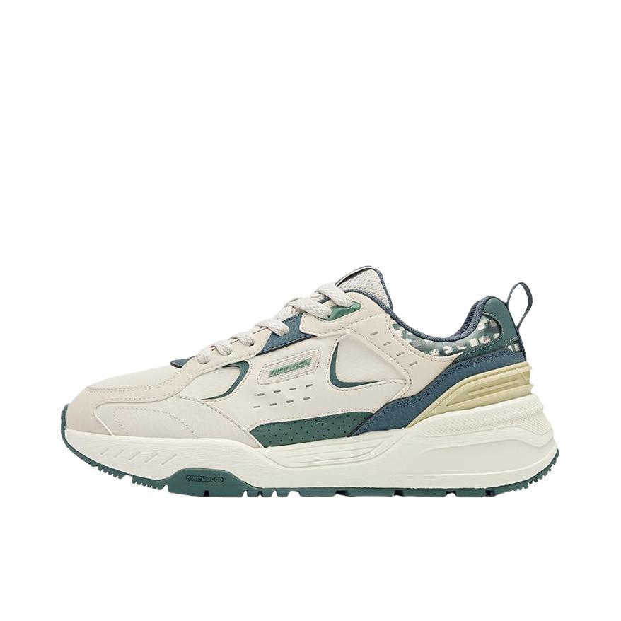 推荐商品：乔丹体育 运动休闲鞋 革面防水轻便缓震 QDL043254410 古瓷白/北极蓝