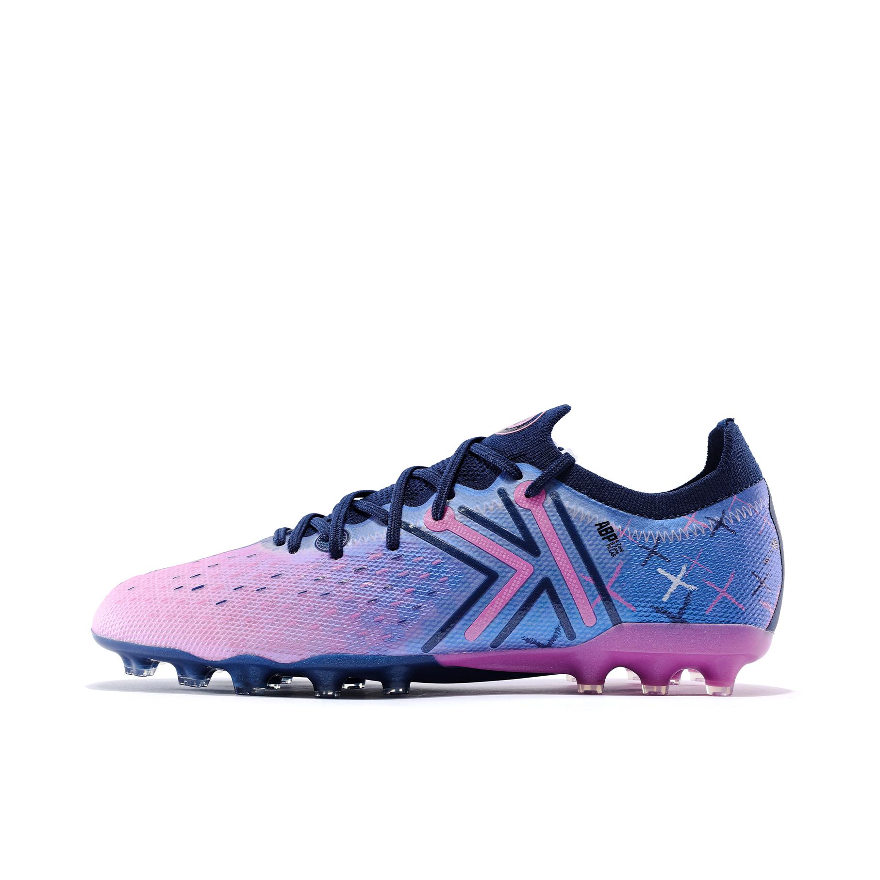 推荐商品：KELME/卡尔美 疾电5.0 Pro  MG 胶质短钉 比赛 训练 人造草地 缓震回弹 防滑  足球鞋 深蓝荧光粉