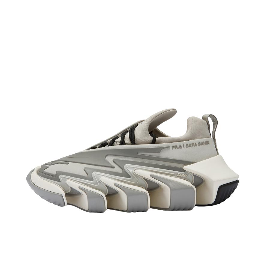 推荐商品：FILA/斐乐 SAWTOOTH 先锋系列 防滑 低帮 休闲 平跟 跑鞋 SAFA SAHIN联名/女款/月球灰/燧石灰