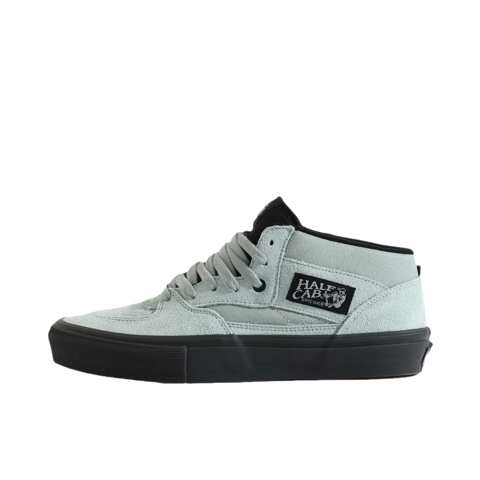 推荐商品：Vans/范斯 Skate Half 舒适百搭 美式 减震轻便 防滑耐磨 透气 帆布鞋 深绿色