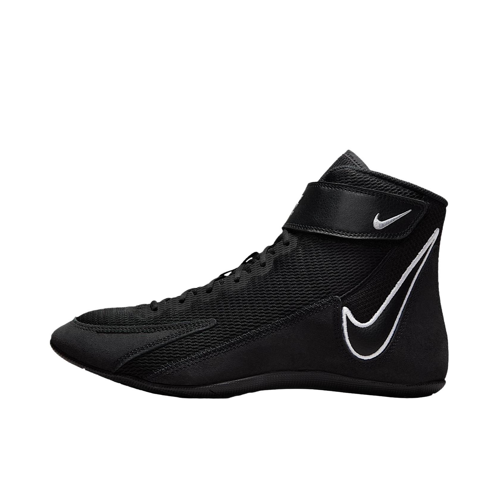推荐商品：Nike Speedsweep 8 训练鞋 百搭透气支撑中帮 黑色/白色