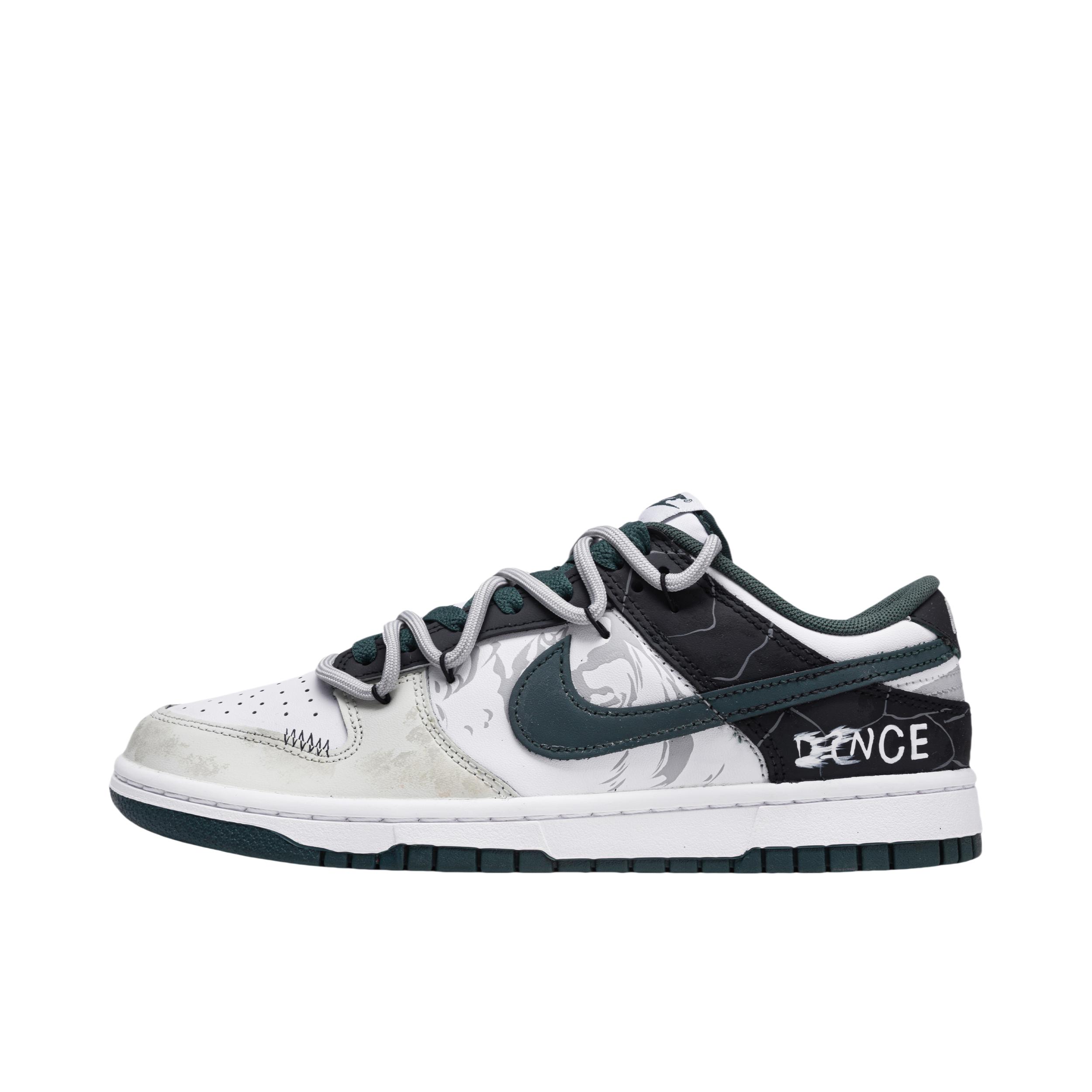 推荐商品：【定制球鞋】 Nike Dunk 板鞋 平跟系带防滑耐磨做旧高街简约百搭潮流复古美式 布兰古堡