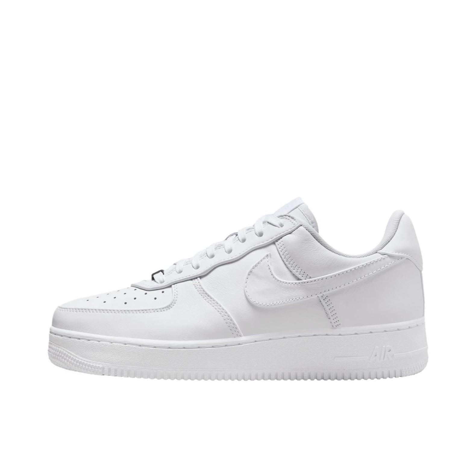 推荐商品：Nike Air Force 1 空军一号 板鞋 轻便舒适百搭耐磨防滑复古 全白色