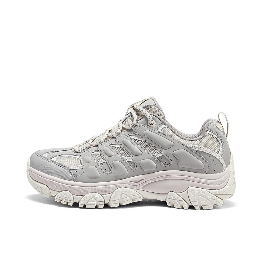 推荐商品：Skechers/斯凯奇 醒山 回弹抓地 耐磨缓震 轻质休闲 吸震绑带 户外越野 越野鞋 女款/自然色/灰色