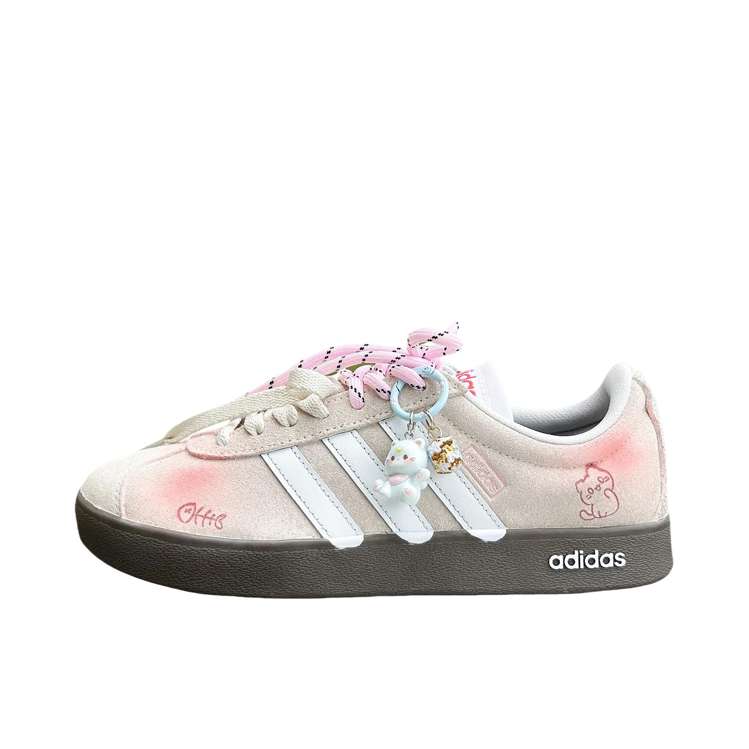 推荐商品：【定制球鞋】Adidas neo VL Court 2.0 德训鞋 板鞋 复古轻便耐磨芭蕾风甜美文艺抗冲击性防水 喵趣粉黛 