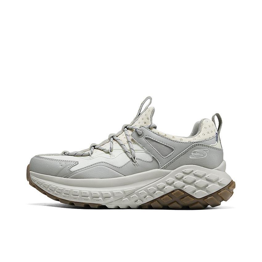 推荐商品：Skechers/斯凯奇 Sport 复古时尚 防滑耐磨 减震回弹 透气 慢跑 跑鞋 232745 乳白色