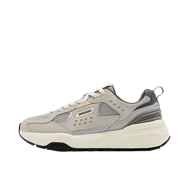 推荐商品：乔丹体育 运动休闲鞋 革面防水轻便缓震 QDL043254410 云雾灰/浮石灰