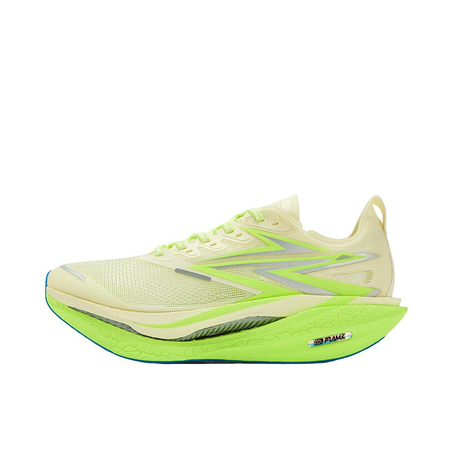 推荐商品：361度 飞燃4.5 跑鞋 低帮耐磨透气全掌回弹碳板蝶式稳定马拉松减震长跑比赛竞速训练体测 传奇之路