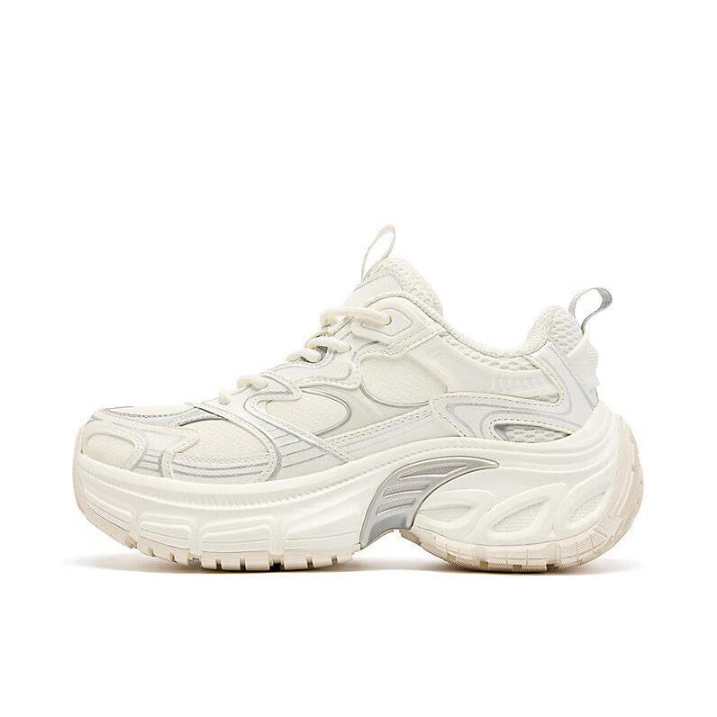 推荐商品：乔丹体育 流沙 老爹鞋 透气网面增高低帮 女款/象牙白