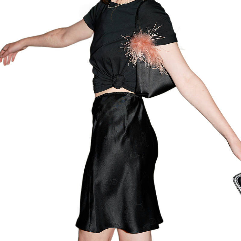 推荐商品：Not just pajama City Light系列中腰修身直筒半身短裙 女装 NJP2332 黑