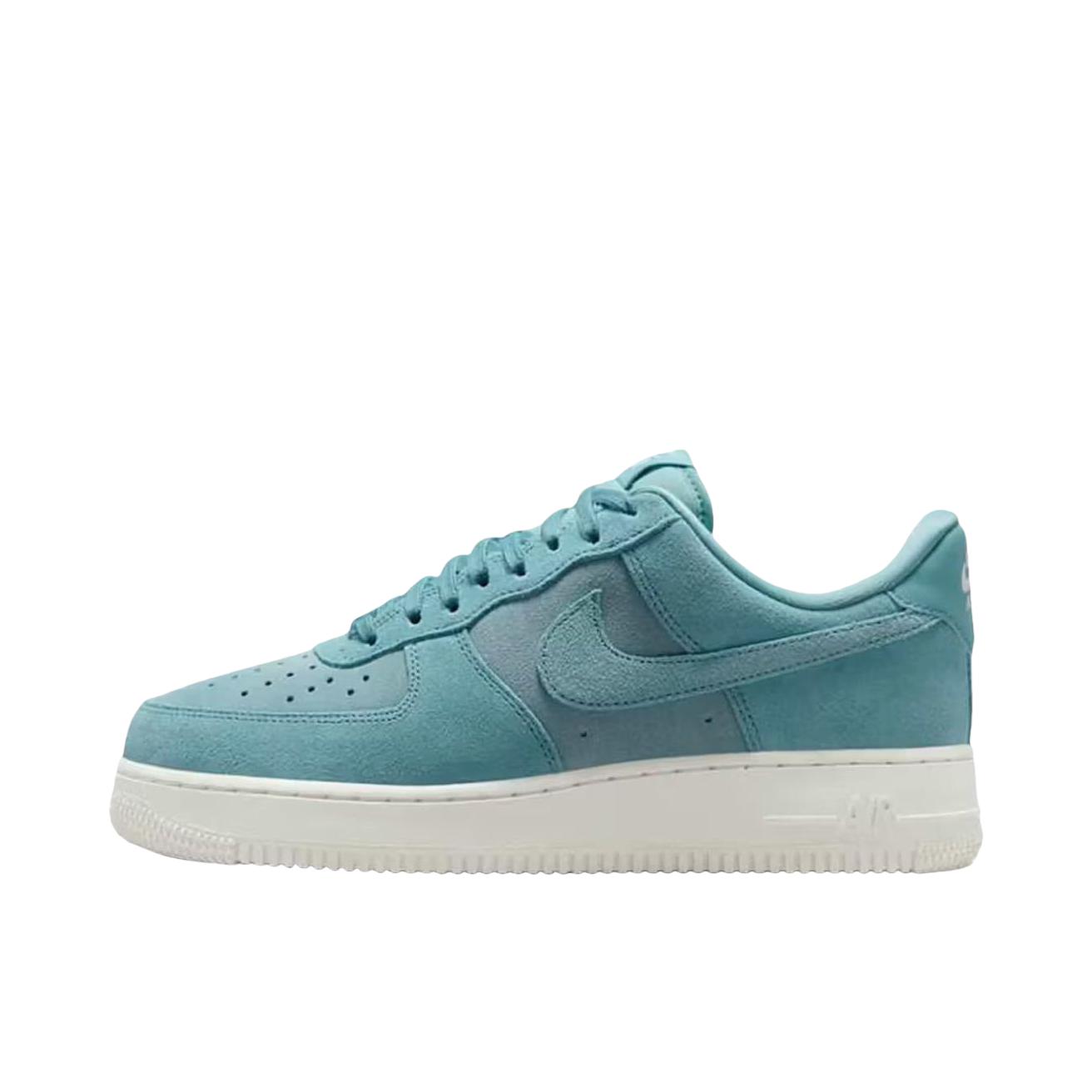 推荐商品：Nike Air Force 1 空军一号 板鞋 轻便舒适百搭耐磨防滑复古 女款/蓝色/绿色 