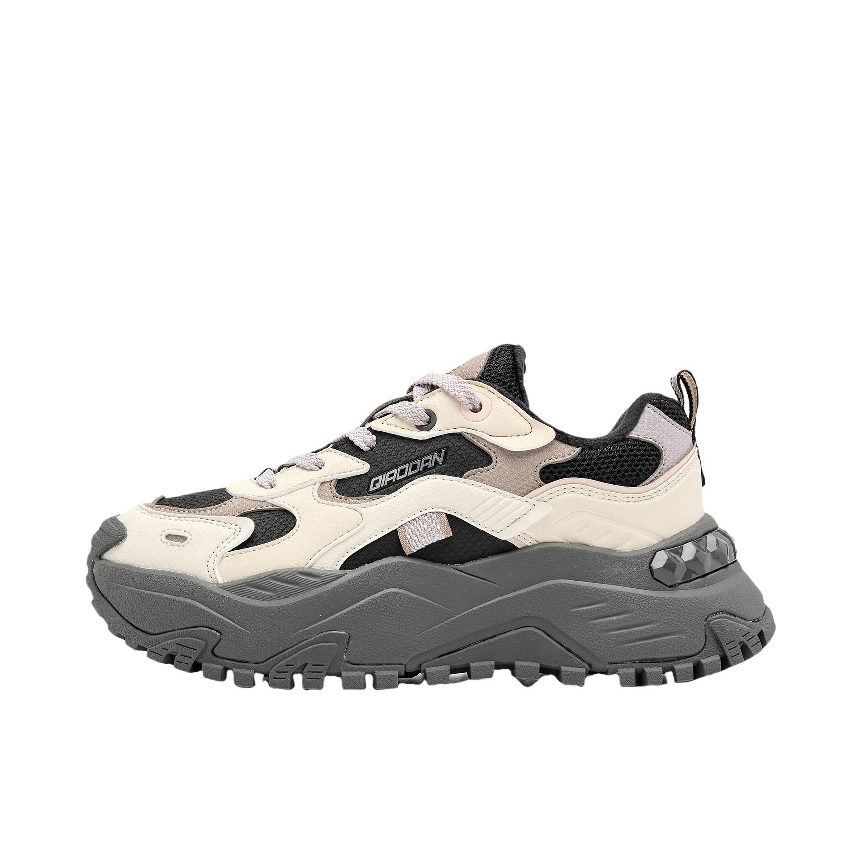 推荐商品：乔丹体育 运动休闲鞋 简约百搭加绒防滑 QXG042254436B 女款/黑色/原浆白