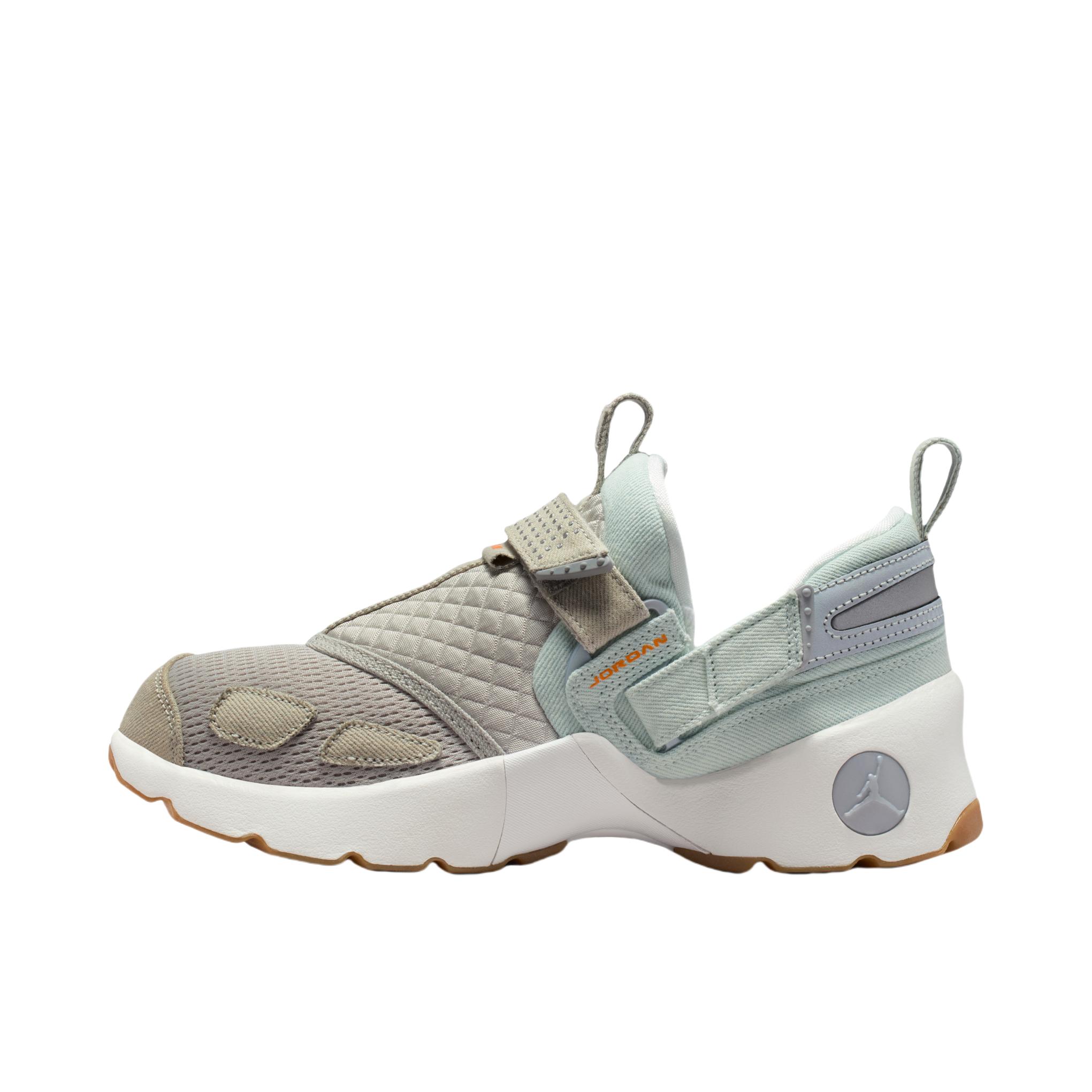推荐商品：Air Jordan Trunner LX 复古 耐磨 防滑 减震 训练鞋 亮橙色/山峰白/橡皮中褐/金属银