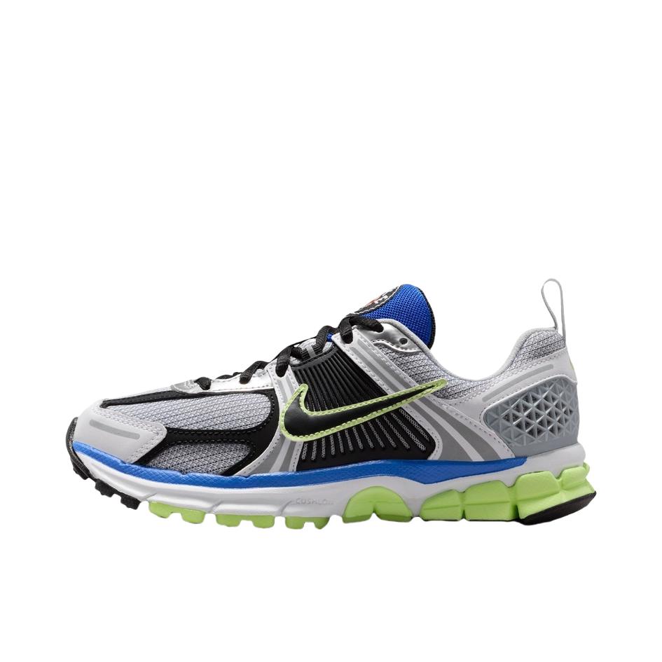 推荐商品：Nike Zoom Vomero 5 跑鞋 舒适缓震网面透气百搭复古支撑训练轻便 大童/金属银/白色/浅柠色/黑色