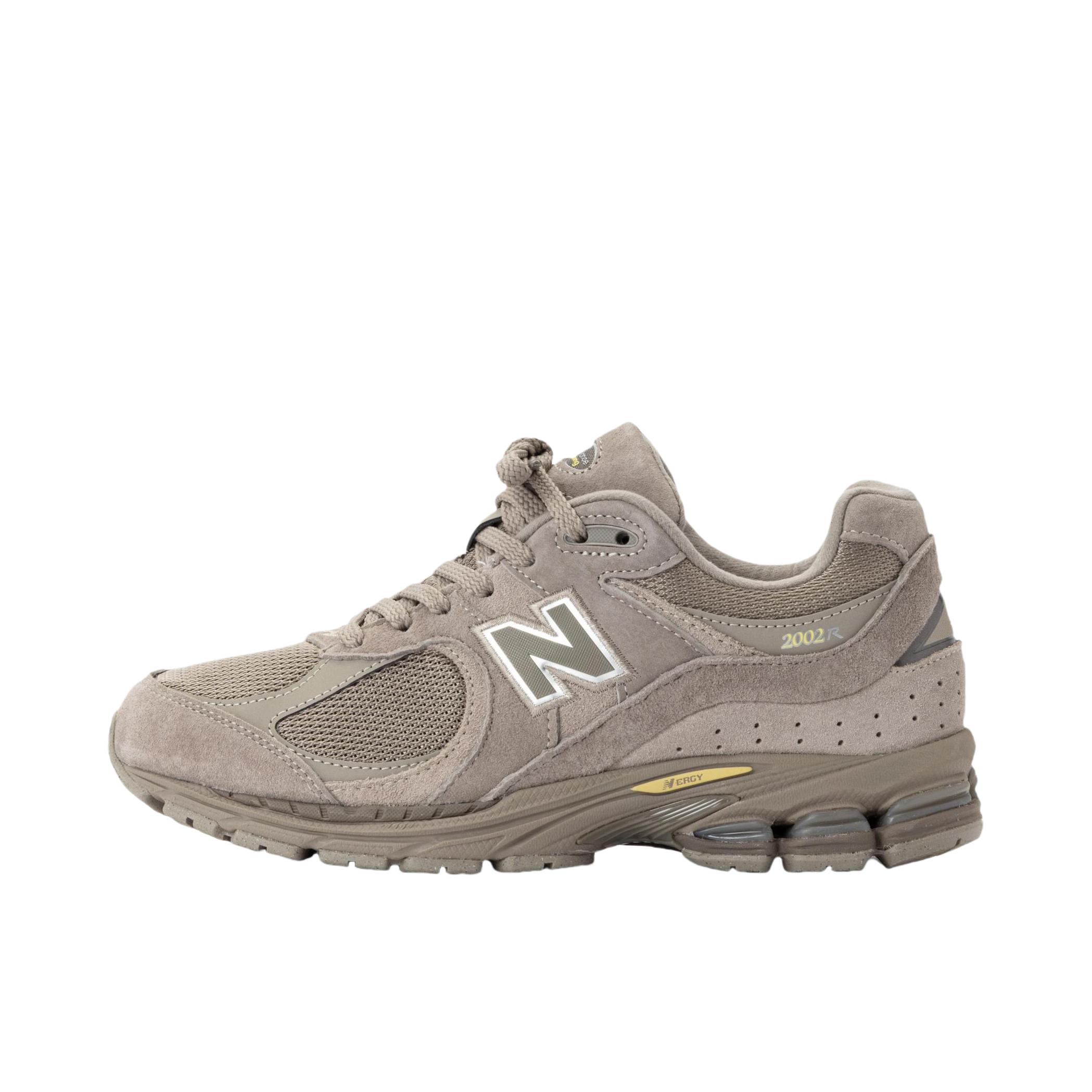 推荐商品：New Balance 2002R 跑鞋 缓震防滑耐磨透气复古拼接防水气垫慢跑支撑 D宽/灰色/棕色 