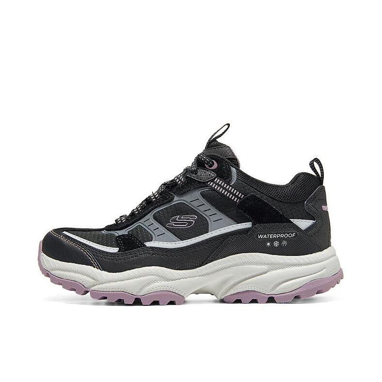 推荐商品：Skechers/斯凯奇 OUTDOOR WOMENS 舒适缓震 防滑耐磨 简约时尚 运动休闲鞋 女款/黑色/多彩色