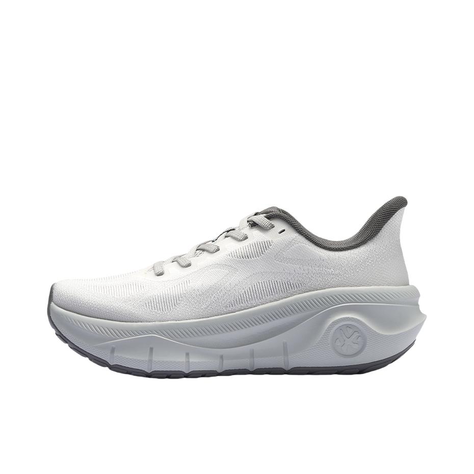 推荐商品：必迈 远征者 厚道 跑鞋 软弹缓震防滑耐磨梭织网布透气慢跑短跑 暗雾灰/烟云灰/摩卡棕